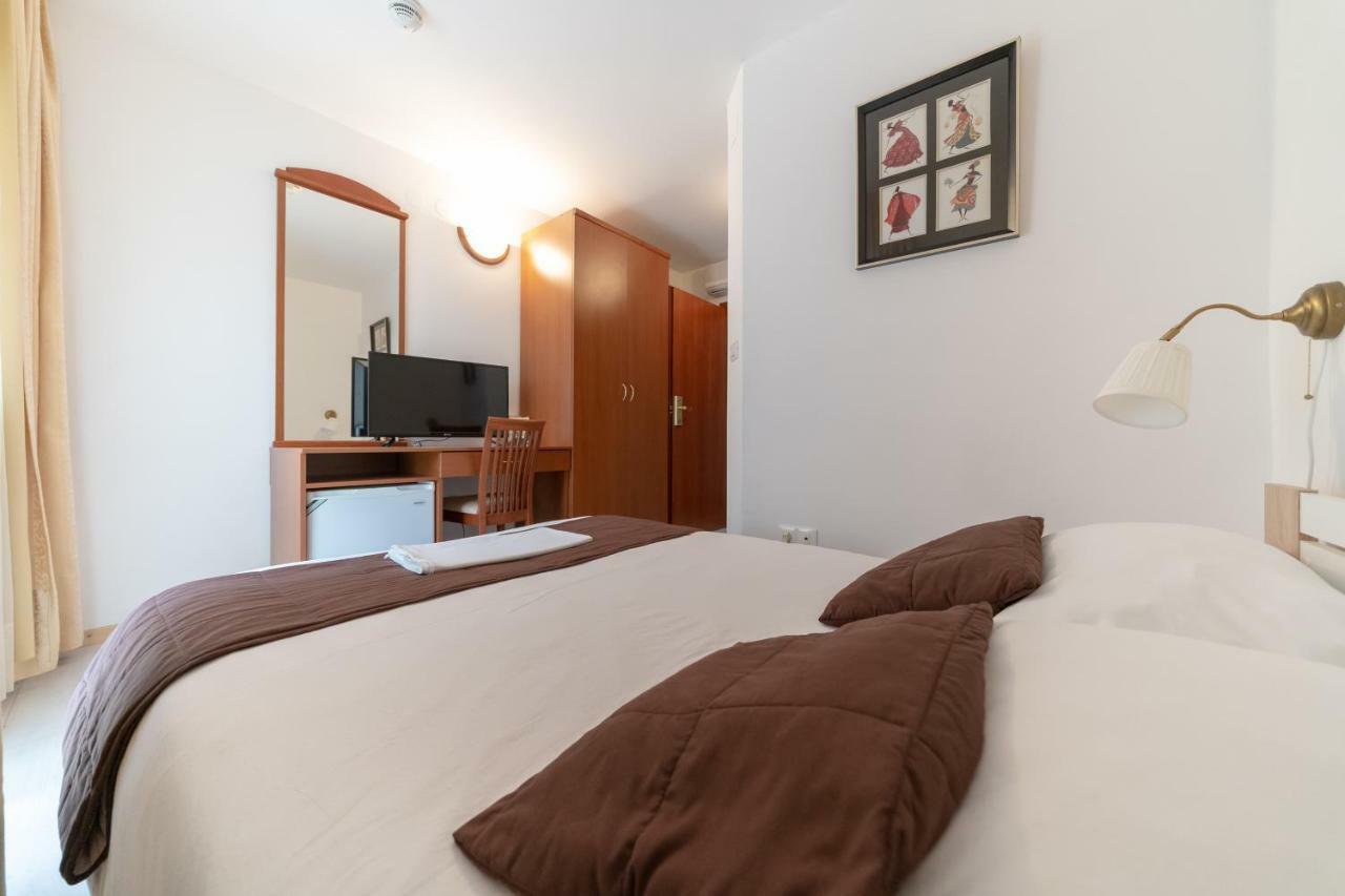 Hotel Hygge Biograd Na Moru Ngoại thất bức ảnh