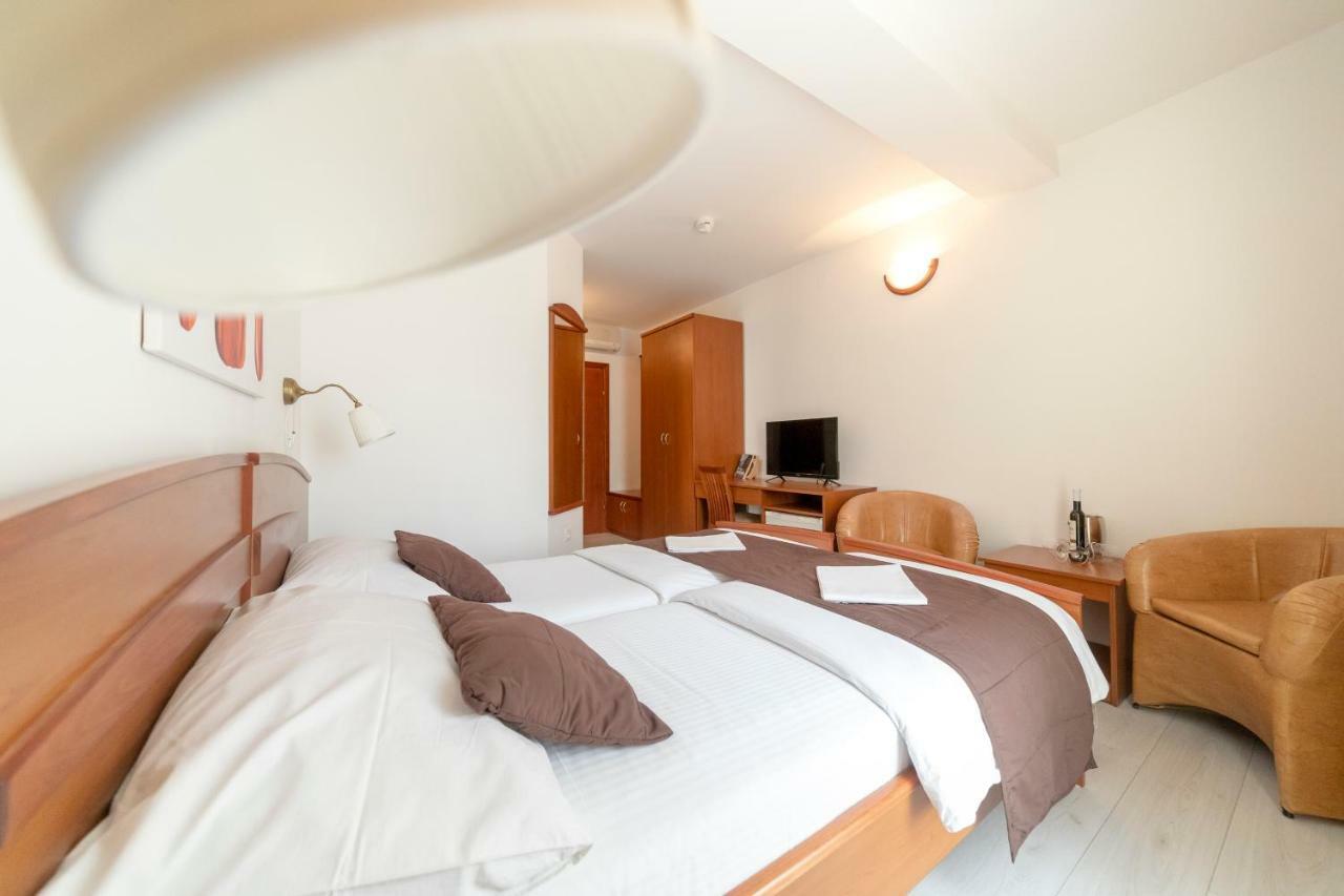 Hotel Hygge Biograd Na Moru Ngoại thất bức ảnh